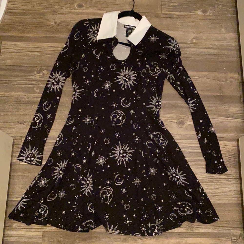 Hot topic Women’s dress